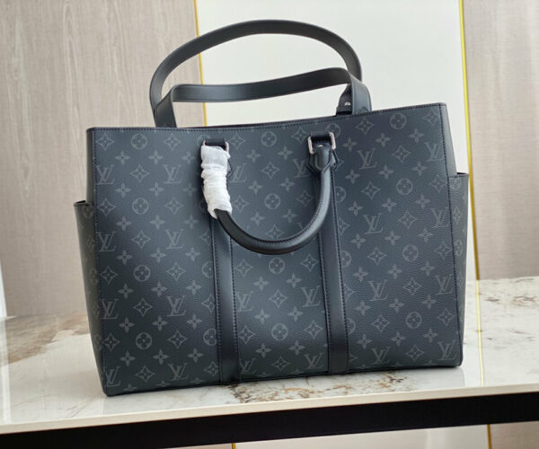 Túi xách nam Louis Vuitton Monogram hoa đen Like Auth