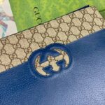 Clutch nam Gucci Pouch with Cut Out Interlocking G Blue Like Auth