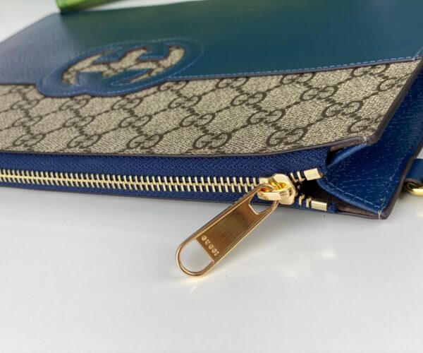 Clutch nam Gucci Pouch with Cut Out Interlocking G Blue Like Auth
