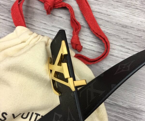 Nịt Louis Vuitton hoa Monogram khóa vàng Gold bản 3.5Cm Like Auth