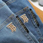 Quần Jean Burberry xanh họa tiết TB Like Auth