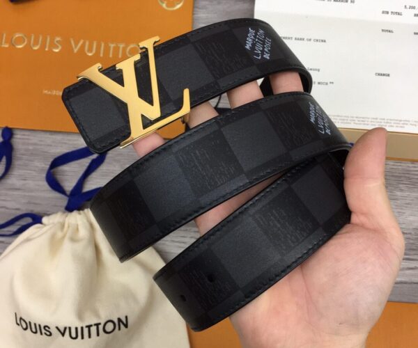 Thắt lưng Louis Vuitton dây in chữ khóa vàng Like Auth