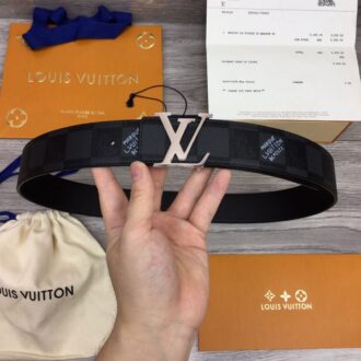Thắt lưng Louis Vuitton khóa trắng dây in chữ Like Auth