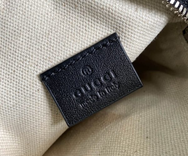 Túi đeo chéo Gucci GG Embossed logo nổi màu đen Like Auth
