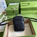 Túi đeo chéo Gucci GG Embossed logo nổi màu đen Like Auth