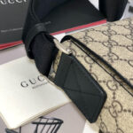 Túi đeo chéo Gucci siêu cấp GG Supreme Messenger tag xanh đỏ