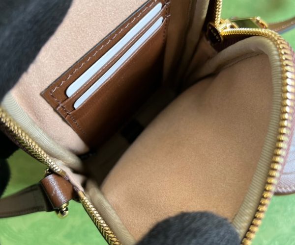 Túi đeo Gucci Mini Bag with Interlocking G màu Bee Like Auth