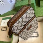 Túi đeo chéo Gucci Mini hoạ tiết phối tag nâu Like Auth