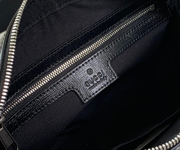Túi đeo chéo Gucci Shoulder Bag with Interlocking G màu đen Like Auth