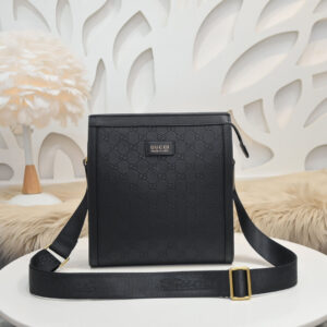 Túi đeo chéo nam Gucci siêu cấp dáng vuông màu đen