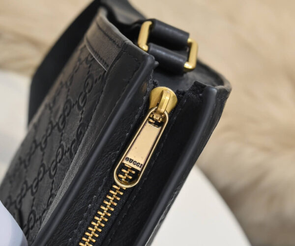Túi đeo chéo nam Gucci siêu cấp dáng vuông màu đen