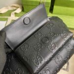 Túi đeo Gucci siêu cấp GG Embossed màu đen hoạ tiết ngăn phụ