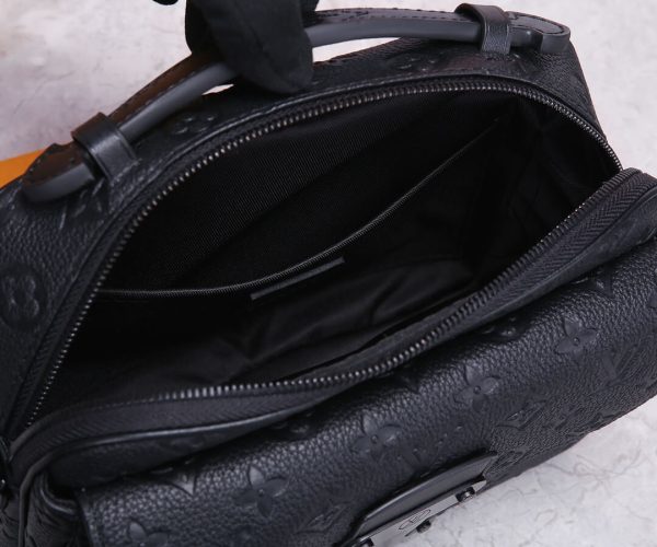 Túi đeo LV Louis Vuitton S Lock Messenger hoa đen siêu cấp