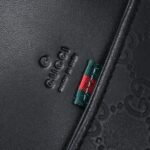 Túi đeo ngực Gucci siêu cấp màu đen hoạ tiết Logo chìm