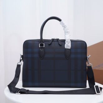 Túi xách nam Burberry siêu cấp màu xanh caro họa tiết khóa đôi