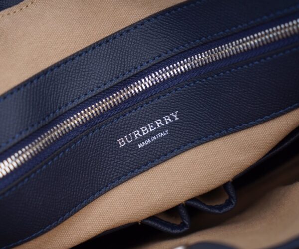Túi xách nam Burberry siêu cấp màu xanh caro họa tiết khóa đôi