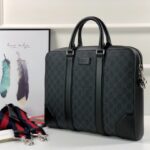 Túi xách nam Gucci màu xám đen dây đỏ Like Auth