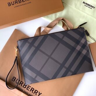 Clutch Burberry màu nâu vàng hoạ tiết kẻ sọc Like Auth