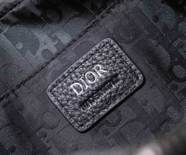 Túi đeo chéo Dior siêu cấp da nhăn Messenger Bag logo chữ trắng
