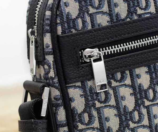 Túi đeo chéo Dior siêu cấp màu bee Mini hoạ tiết logo chữ đen