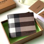 Ví Burberry logo chữ nổi hoạ tiết kẻ nâu trắng Like Auth