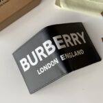 Ví Burberry logo Print chữ trắng Like Auth