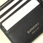 Ví Burberry màu đen da taiga hoạ tiết chéo góc Like Auth