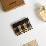 Ví đựng thẻ Burberry nâu hoạ tiết caro Like Auth