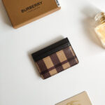 Ví đựng thẻ Burberry nâu hoạ tiết caro Like Auth