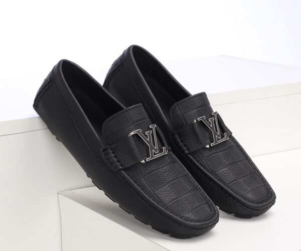 Giày lười LV siêu cấp khóa logo viền trắng đen