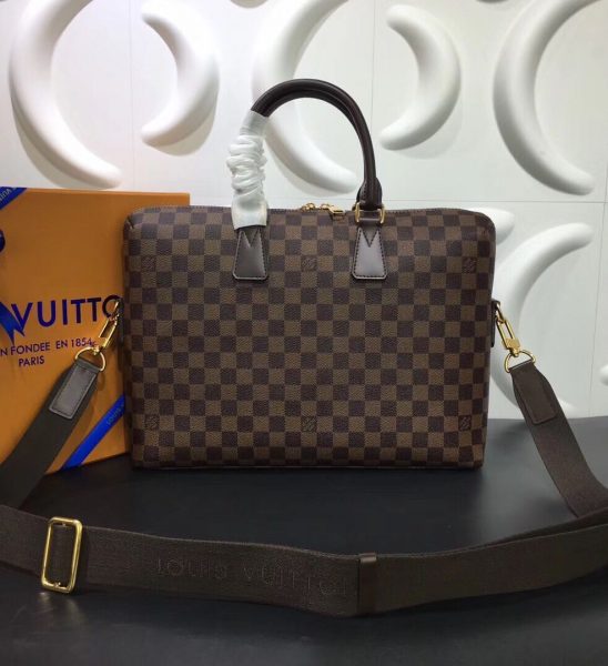 Louis Vuitton tui xach nam hoa tiet caro mau nau